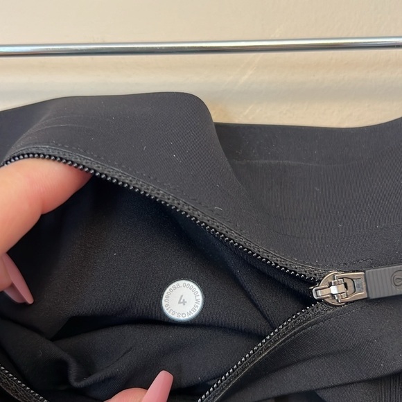 Lululemon Run to Reset Tight 25" size 4 in Black / Frozen Island Multi - Picture 9 of 15